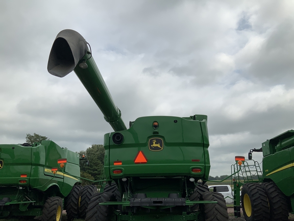 2019 John Deere S790 Combine