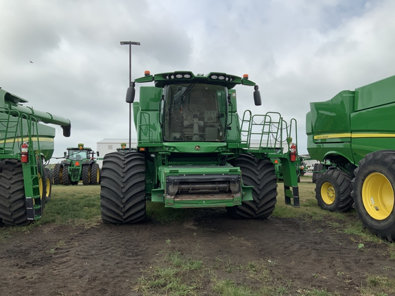 2019 John Deere S790 Combine