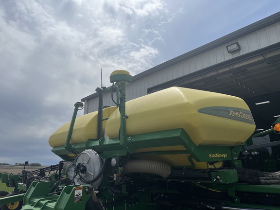 2019 John Deere DB60 Planter