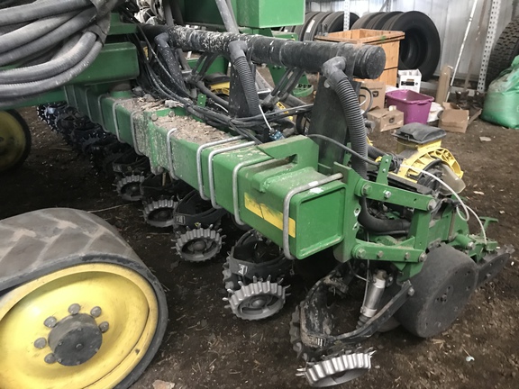 2009 John Deere DB60 Planter