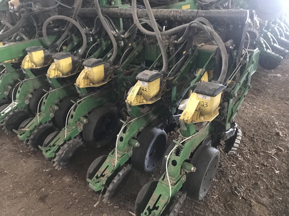 2009 John Deere DB60 Planter