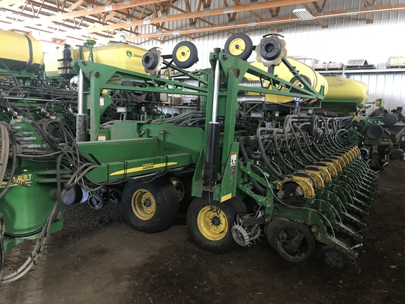 2009 John Deere DB60 Planter