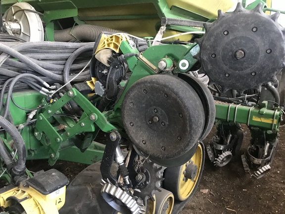 2009 John Deere DB60 Planter