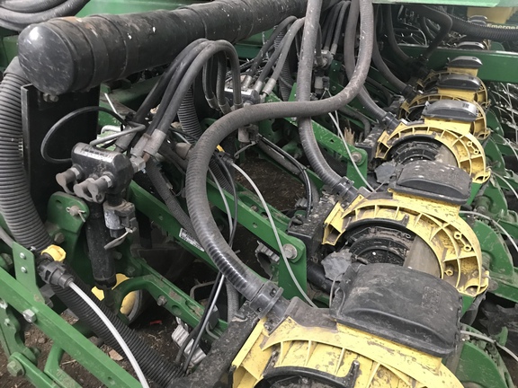 2009 John Deere DB60 Planter