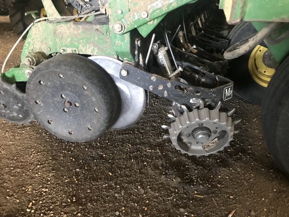 2009 John Deere DB60 Planter