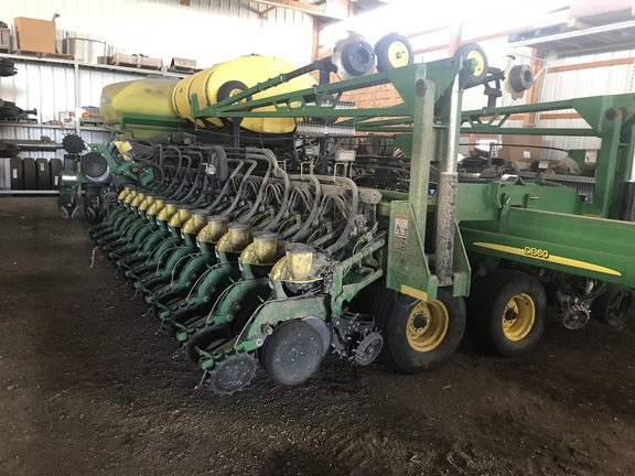 2009 John Deere DB60 Planter