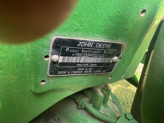 2013 John Deere 7230R Tractor