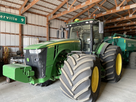 2018 John Deere 8370R Tractor