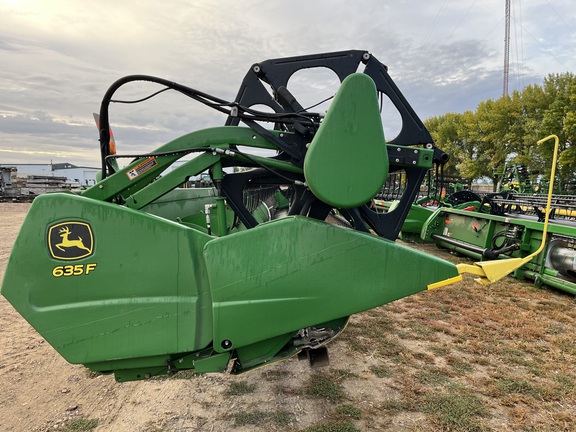 2010 John Deere 635F Header Combine