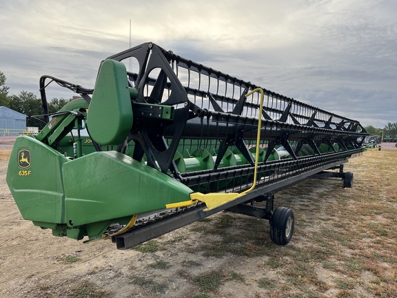 2010 John Deere 635F Header Combine