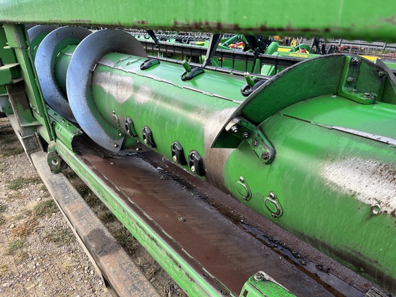 2010 John Deere 635F Header Combine