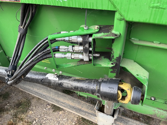 2010 John Deere 635F Header Combine