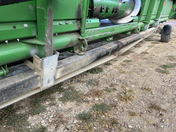 2010 John Deere 635F Header Combine