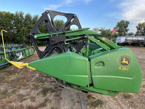 2010 John Deere 635F Header Combine