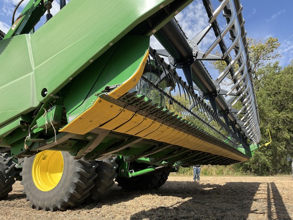 2011 John Deere 635F Header Combine