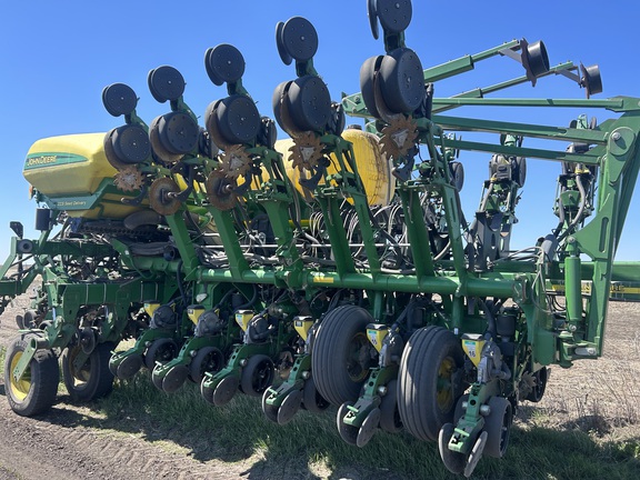 2007 John Deere 1790 Planter