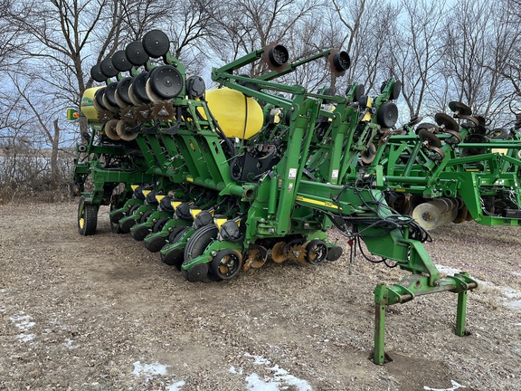 2007 John Deere 1790 Planter