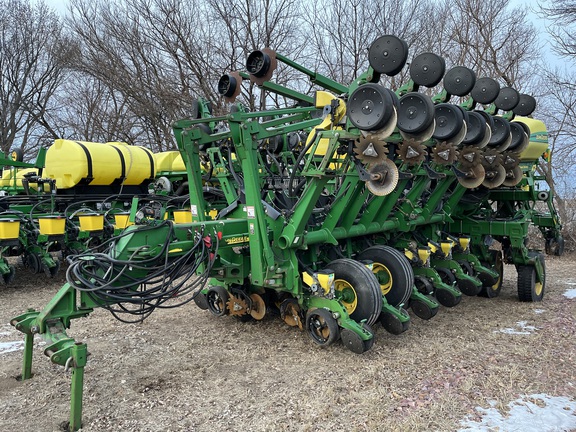 2007 John Deere 1790 Planter