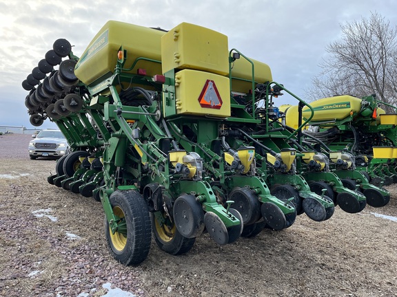 2007 John Deere 1790 Planter