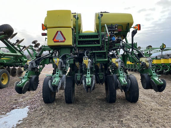 2007 John Deere 1790 Planter