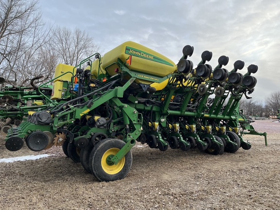 2007 John Deere 1790 Planter