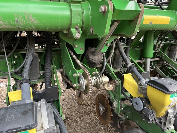 2007 John Deere 1790 Planter