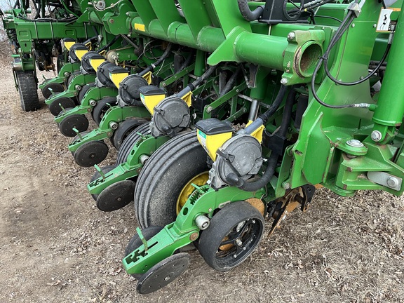 2007 John Deere 1790 Planter