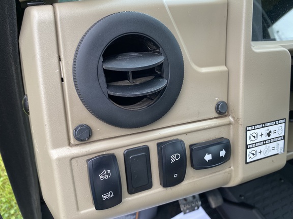 2023 John Deere XUV 835R ATV