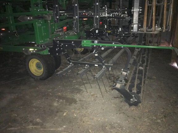 2023 John Deere 2230 Field Cultivator