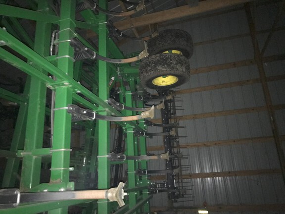 2023 John Deere 2230 Field Cultivator