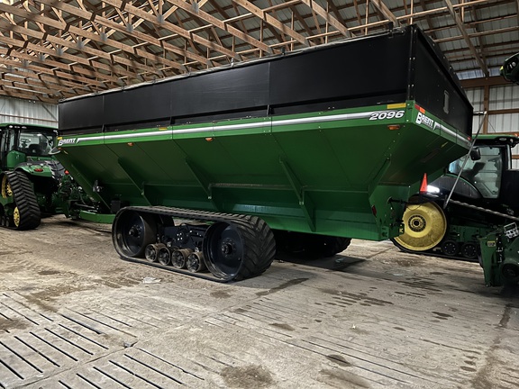 2014 Brent 2096 Grain Cart