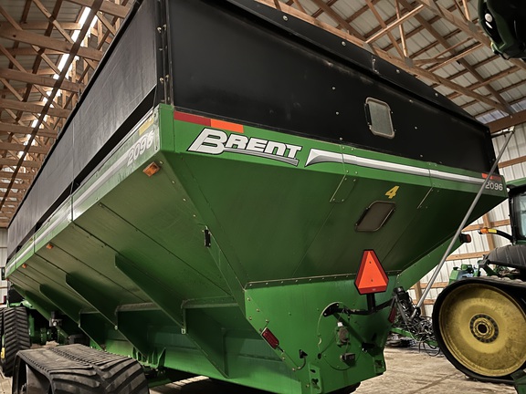 2014 Brent 2096 Grain Cart