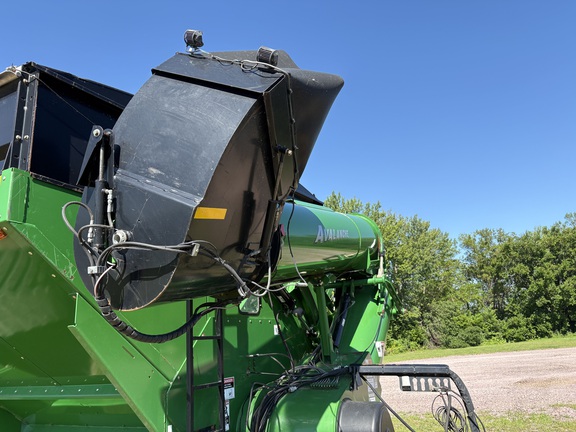 2014 Brent 2096 Grain Cart