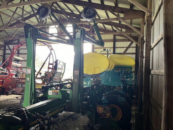 2004 John Deere 1770NT CCS Planter