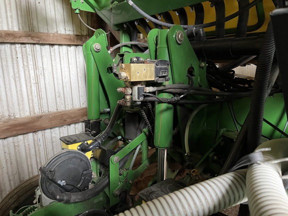 2004 John Deere 1770NT CCS Planter