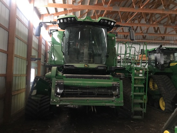 2024 John Deere X9 1100 Combine