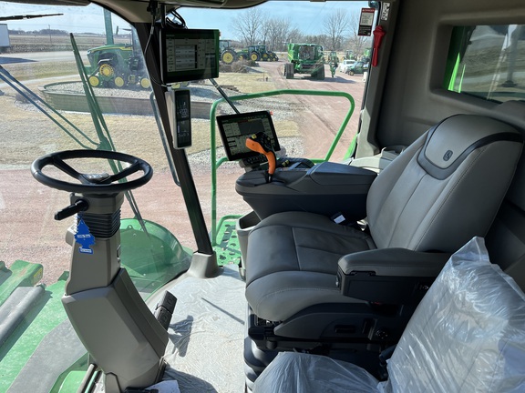 2024 John Deere X9 1100 Combine