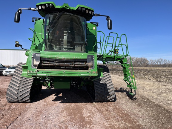 2024 John Deere X9 1100 Combine