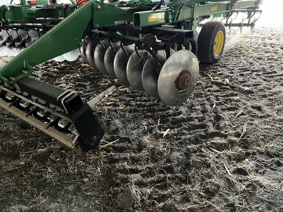 2017 John Deere 2720 Disk Ripper