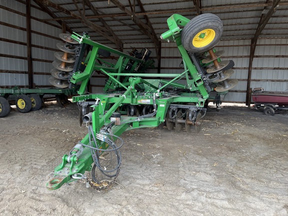 2017 John Deere 2720 Disk Ripper