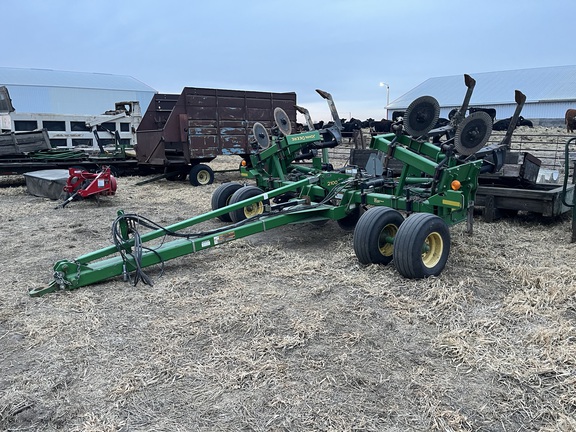 2013 John Deere 2100 Disk Ripper