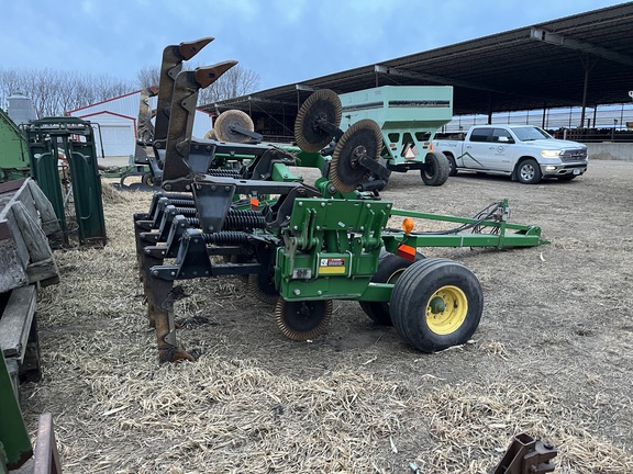 2013 John Deere 2100 Disk Ripper