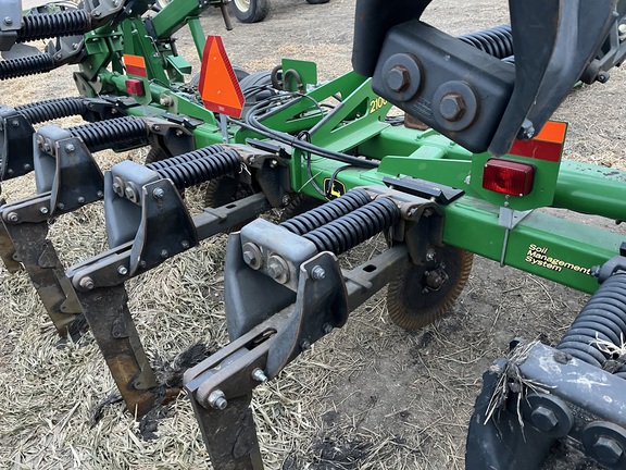 2013 John Deere 2100 Disk Ripper