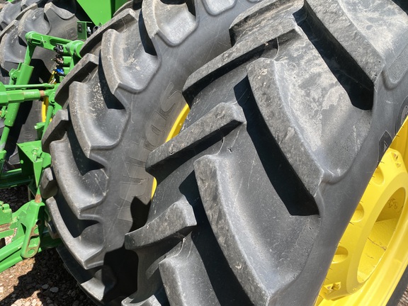2015 John Deere 8320R Tractor