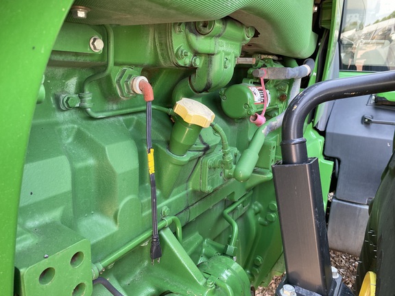 2015 John Deere 8320R Tractor