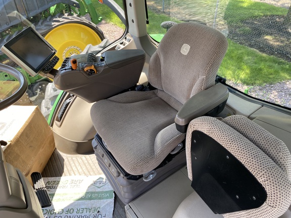 2015 John Deere 8320R Tractor