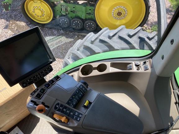 2015 John Deere 8320R Tractor