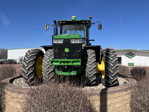2015 John Deere 8320R Tractor