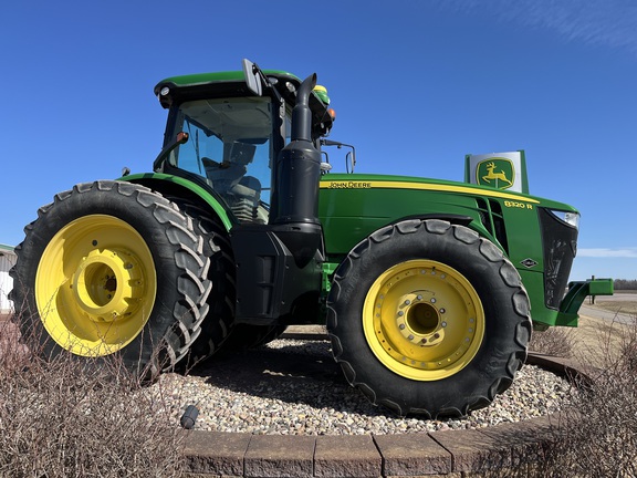 2015 John Deere 8320R Tractor
