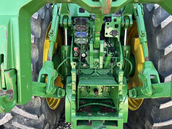 2015 John Deere 8320R Tractor